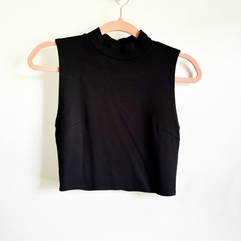 Forever 21 Black Mock Neck Sleeveless Crop Top sz Medium - Picture 3 of 6